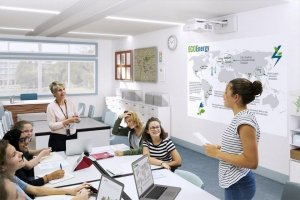 Projektor Epson EB-775F 8