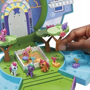 Figurka Hasbro Zestaw figurek My Little Pony Mini World Magic Kryształowa Latarnia 12