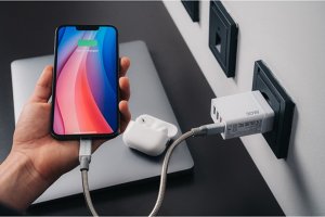 Ładowarka Verbatim Ładowarka sieciowa Verbatim 1xUSB-C PD 20W 1xUSB-A QC 3.0 2xUSB-A 10W UE biała 3