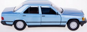 Bburago Model metalowy Mercedes Benz 190E 1987 1/24 czerwony 11