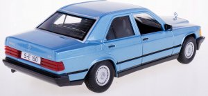 Bburago Model metalowy Mercedes Benz 190E 1987 1/24 czerwony 12