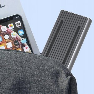 Kieszeń Qoltec Obudowa/kieszeń Qoltec na dysk M.2 SSD | SATA | NVMe | RGB LED | USB-C | 4TB 4