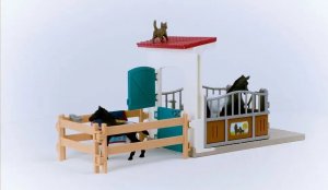 Figurka Schleich Zestaw figurek Boks dla koni z klaczą i źrebakiem 13