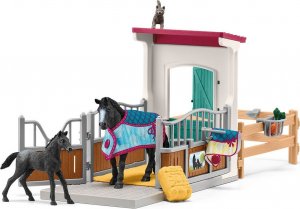 Figurka Schleich Zestaw figurek Boks dla koni z klaczą i źrebakiem 15