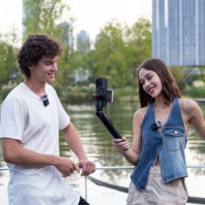 Mikrofon Ulanzi 2x Mikrofon Bezprzewodowy Krawatowy do Telefonu Aparatu Kamery / Pamięć 8GB / Zasięg 100m / Ulanzi AM-18 9