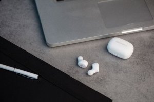 Słuchawki GoGEN Crew białe (TWSCREWW) 4