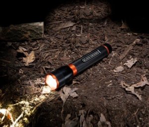 Latarka Black&Decker BLACK + DECKER LATARKA TAKTYCZNA aliumininės 12W 1200LUMENÓW Juodas + DECKER 4