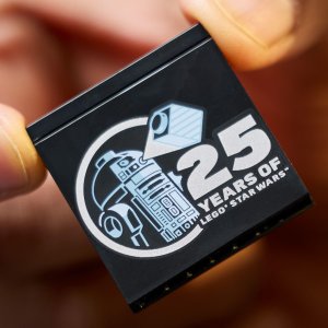 LEGO Star Wars Diorama: Wyścig ścigaczy w Mos Espa (75380) 9