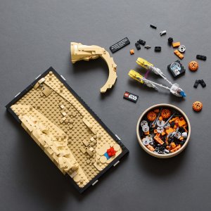 LEGO Star Wars Diorama: Wyścig ścigaczy w Mos Espa (75380) 10