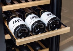 Chłodziarka do wina Caso Caso | Wine cooler | WineComfort 24 | Energy efficiency class G | Bottles capacity 24 bottles | Cooling type Compressor technology | Juodas 2