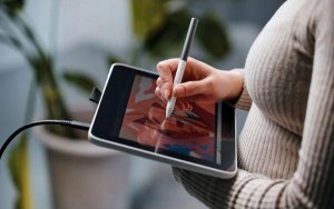 Tablet graficzny Wacom Tablety graficzne i długopisy ONE 13 TOUCH PEN Wacom DTH134W0B 6