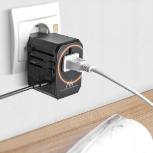 Maclean Adapter podróżny Maclean MCE238N zasilacz USB, 2xUSB 2,4A + USB-C PD 20W, Bezpiecznik 8A, Quick and Fast Charge, 200 krajów świata 4