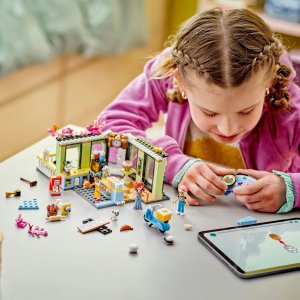 LEGO Friends Kawiarnia w Heartlake (42618) 3