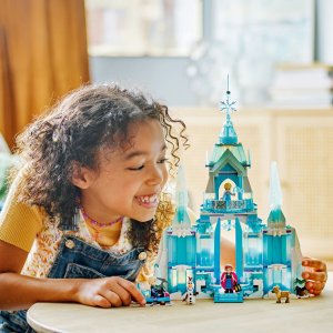 LEGO Disney Princess Lodowy pałac Elzy (43244) 5