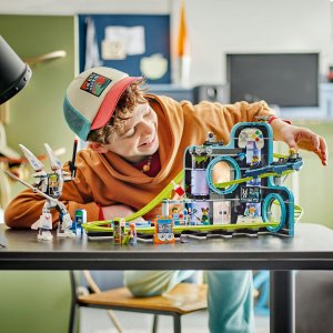 LEGO City Park Świat Robotów z rollercoasterem (60421) 5