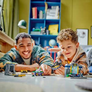 LEGO DC Batman Jaskinia Batmana z Batmanem™, Batgirl™ i Jokerem™ (76272) 2