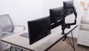 Gembird Uchwyt na 3 monitory 17" - 27" MA-DA3-01 (MA-DA3-01) 4