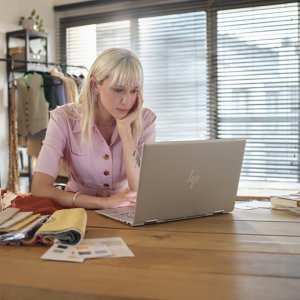 Laptop HP Laptop 2w1 HP Envy x360 15-fe0013dx / 7H9Y2UA / Intel i5-13 / 8GB / SSD 512GB / Intel Xe / FullHD / Dotyk / Win 11 / Srebrny 9