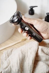 Golarka Adler AD 2945 Golarka elektryczna z trymerem do brody - led - usb- ipx7 11