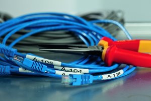 Drukarka etykiet Dymo DYMO Rhino 5200 im stabilen Hartschalenkof. ABC UK/HK 11