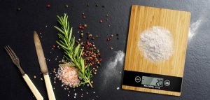 Waga kuchenna Gordon ELEKTRONICZNA WAGA KUCHENNA PŁASKA BAMBUSOWA LCD 5KG 8