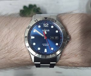 Zegarek Lorus Zegarek Lorus męski automatyczny RL461BX9 2