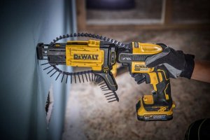Dewalt DEWALT WKRĘTARKA DO PŁYT 18V 1x1,7Ah POWERSTACK +DCF6202 DCF620E1K 4