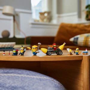 LEGO Minions Minionki i bananowóz (75580) 10