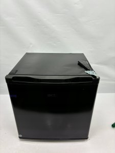 Lodówka CHiQ CHiQ CSD31D4E minibar, 31 litrů, 2 přihrádky, -24 °C až +10 °C, mrazák - lednice, 41 dB 3