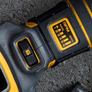 Szlifierka Dewalt Szlifierka kątowa 18V bez aku/ład DCG409VSNT 12