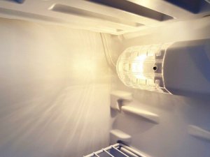 Lodówka Smith&Brown Mała lodówka podblatowa 90L LED czarna Smith&Brown SFTTF-411-BE3 6