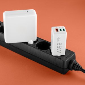 Ładowarka Hama Mini 1x USB-A 2x USB-C  (201996) 2