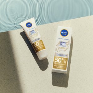 Nivea _Sun Spot Control Luminous 630® odświeżający fluid przeciwsłoneczny do twarzy SPF50+ 40ml 13