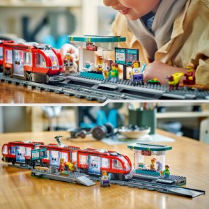 LEGO City Tramwaj miejski ze stacją (60423) 2