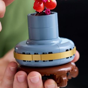 LEGO Icons Kwiat śliwy (10369) 8