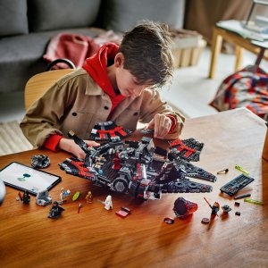 LEGO Star Wars Mroczny Sokół Millennium (75389) 3