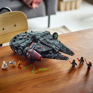 LEGO Star Wars Mroczny Sokół Millennium (75389) 4