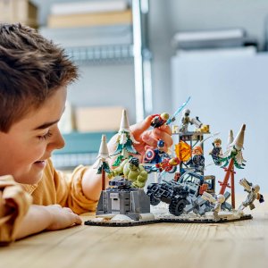 LEGO Marvel Avengers: Ultron Time (76291) 2