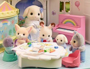 Sylvanian Families Sylvanian Families Sunny Castle Nursery 5743 4