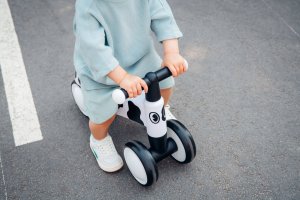 Rowerek biegowy Triton Sammy White Lionelo 9