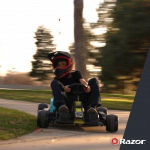 Hulajnoga elektryczna Razor Gokart elektryczny RAZOR Grand Force 9