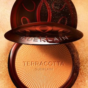 Guerlain GUERLAIN TERRACOTTA LUMINIZER SHIMMERING POWDER N°01 Warm Gold 3