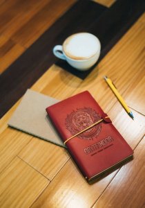 Harry Potter Harry Potter - Skórzany notatnik podróżny Gryffindor 12x19,6 cm (Czerwony) 6