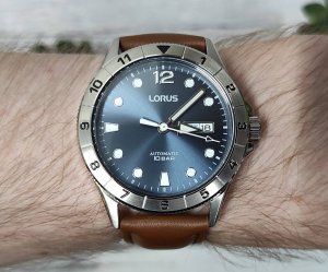 Zegarek Lorus Zegarek Lorus męski automatyczny RL469BX9 2