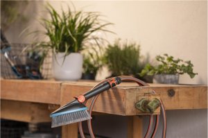 Gardena GARDENA Cleansystem Hand Brush M soft, with hose connection, for cleaning smaller areas Hand Brush 18842-20 Gardena Combisystem 11
