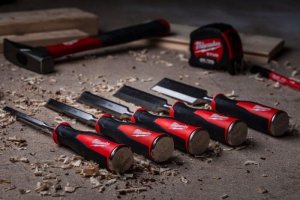 Sourcing MILWAUKEE WOOD CHISEL 25mm WITH CHAMFERED EDGE 12