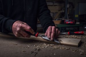 Sourcing MILWAUKEE WOOD CHISEL 25mm WITH CHAMFERED EDGE 8