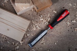 Sourcing MILWAUKEE WOOD CHISEL 25mm WITH CHAMFERED EDGE 9
