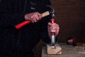 Sourcing MILWAUKEE WOOD CHISEL 32mm WITH CHAMFERED EDGE 8