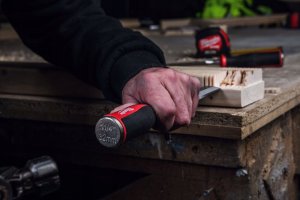 Sourcing MILWAUKEE WOOD CHISEL 32mm WITH CHAMFERED EDGE 9